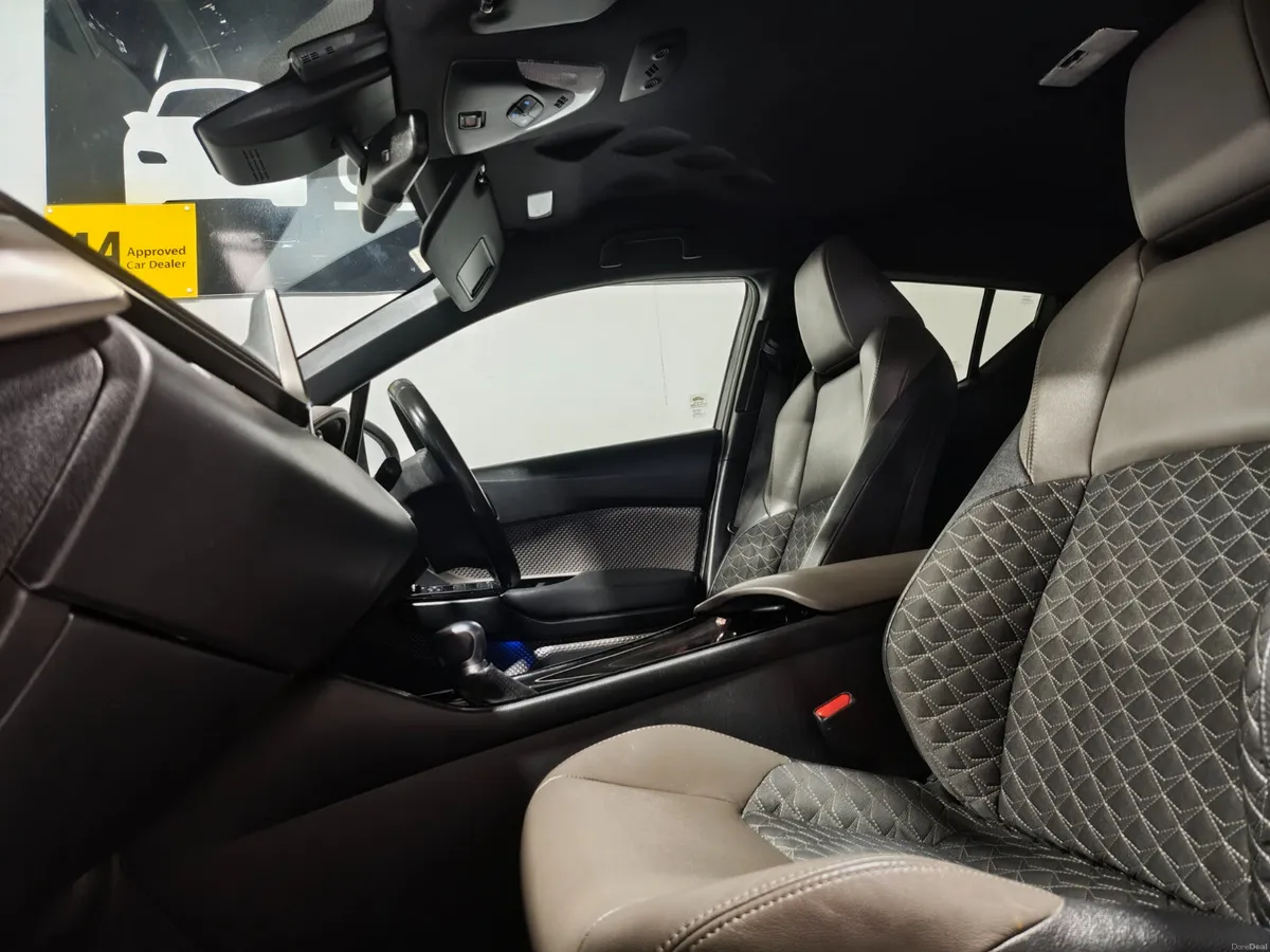 Toyota C-HR 2022 AUTOMATIC HYBRID WITH EXTRAS - Image 3