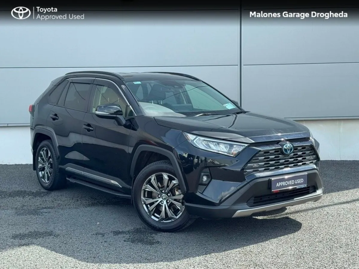 Toyota RAV4 2.5 Hybrid Sol *Side Steps Style Pack* - Image 1