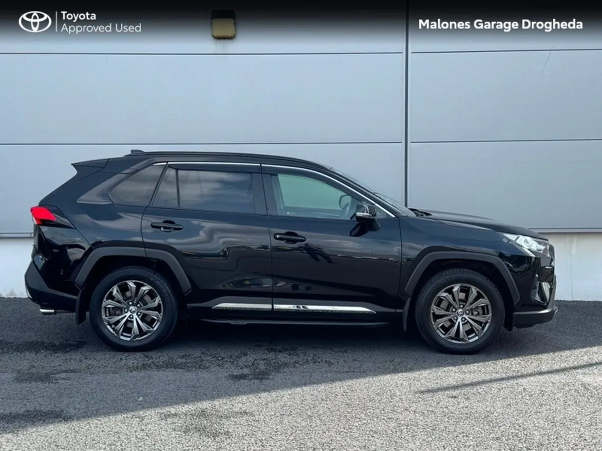 Toyota RAV4 2.5 Hybrid Sol *Side Steps Style Pack* - Image 3