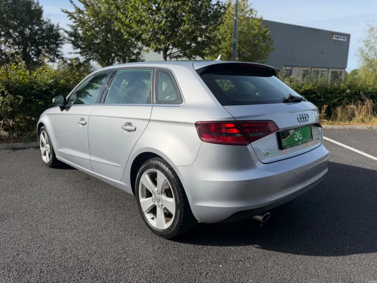 Audi A3 SPORT 1.6 TDI MANUAL*FULL SERVICE HISTORY* - Image 3
