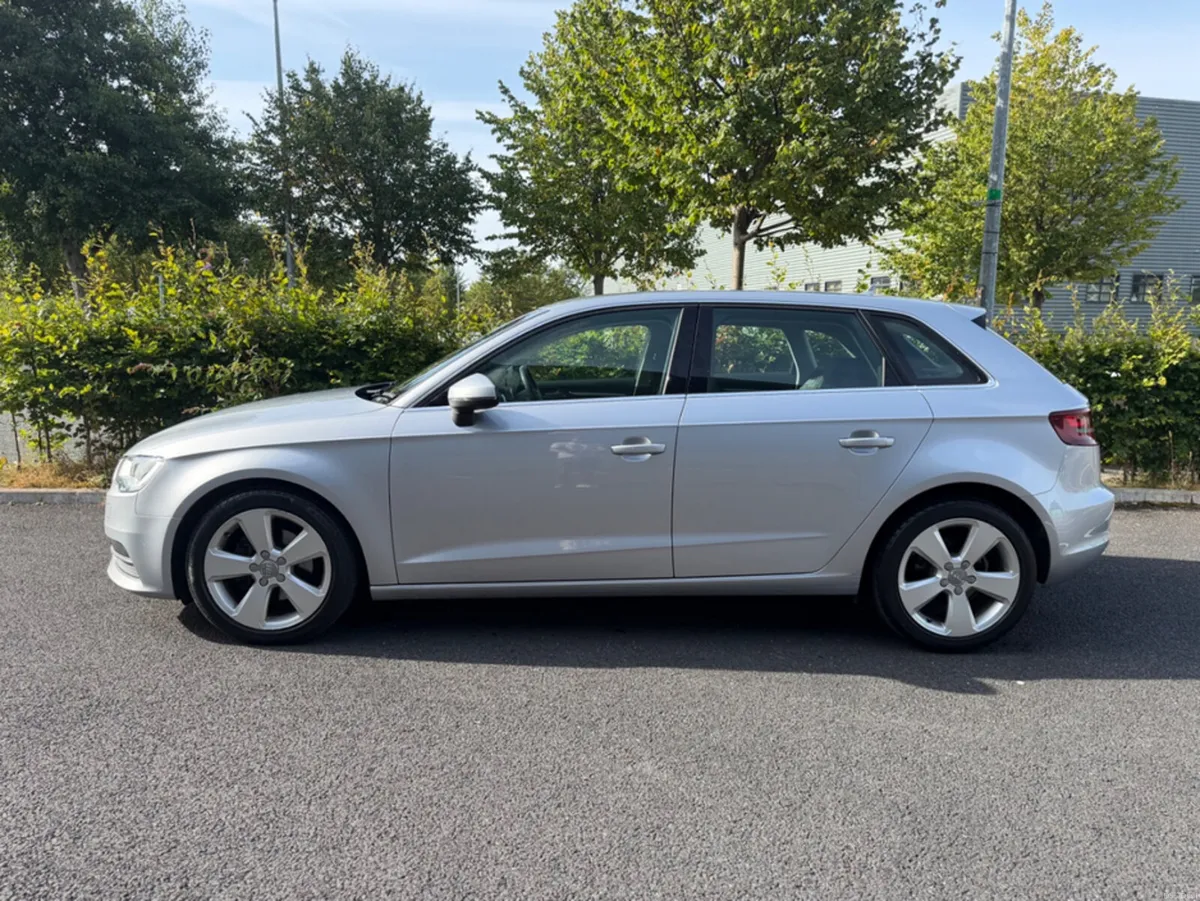 Audi A3 SPORT 1.6 TDI MANUAL*FULL SERVICE HISTORY* - Image 2