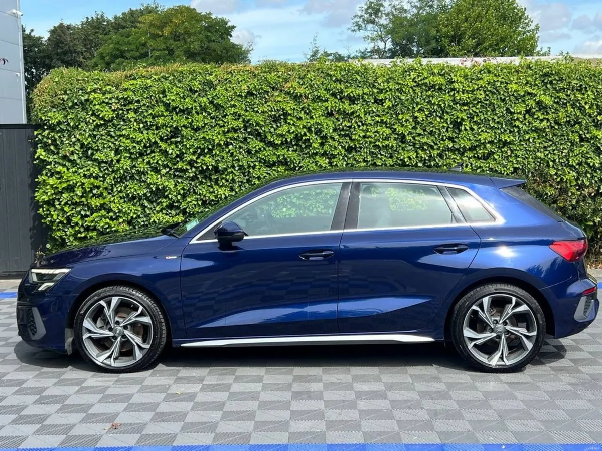 Audi A3 2.0TDI S-LINE // APPLE CARPLAY // FULL MAI - Image 3