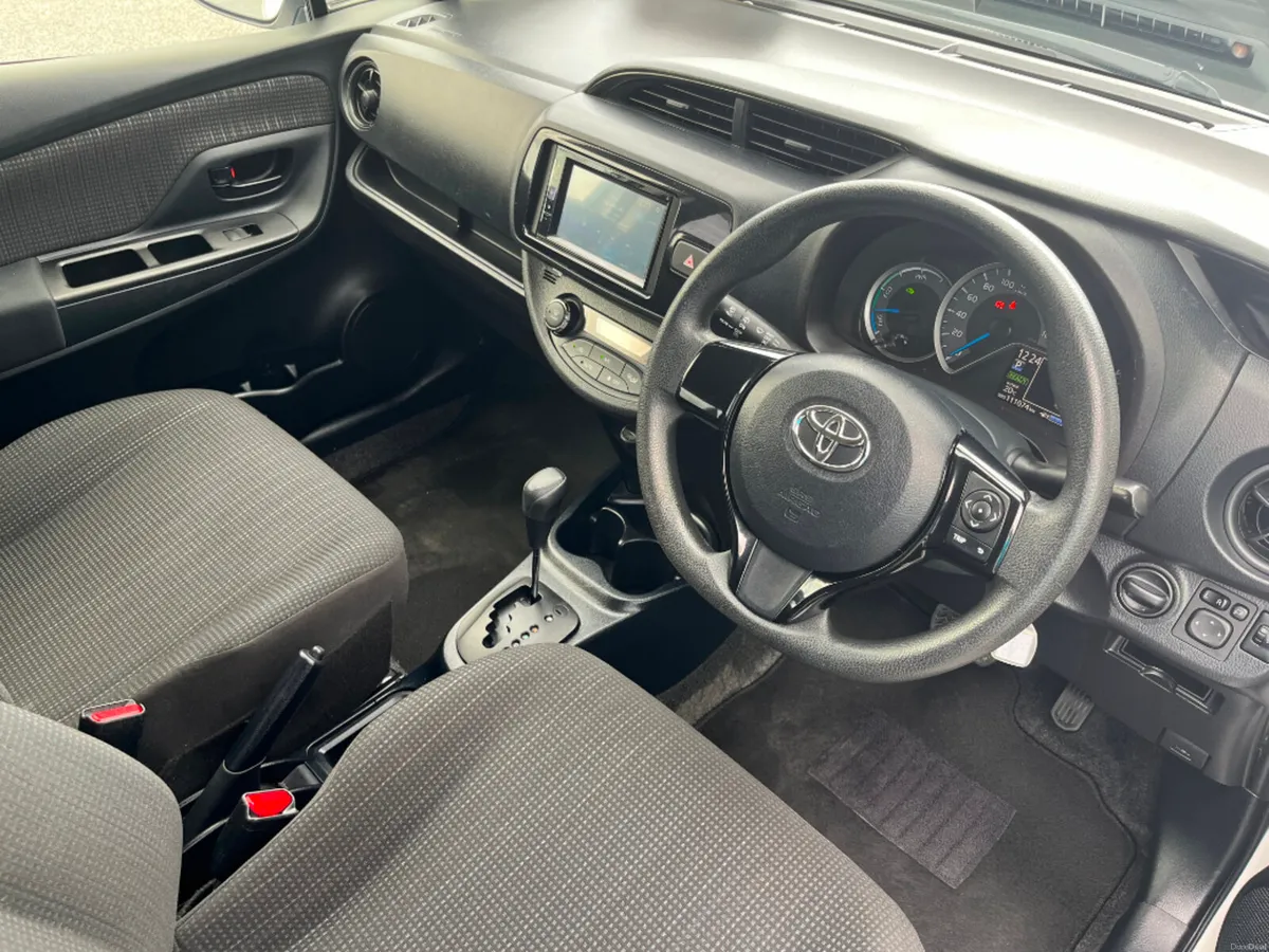 Toyota Yaris YARIS VITZ 1.5 PETROL HYBRID 130 5DR - Image 5