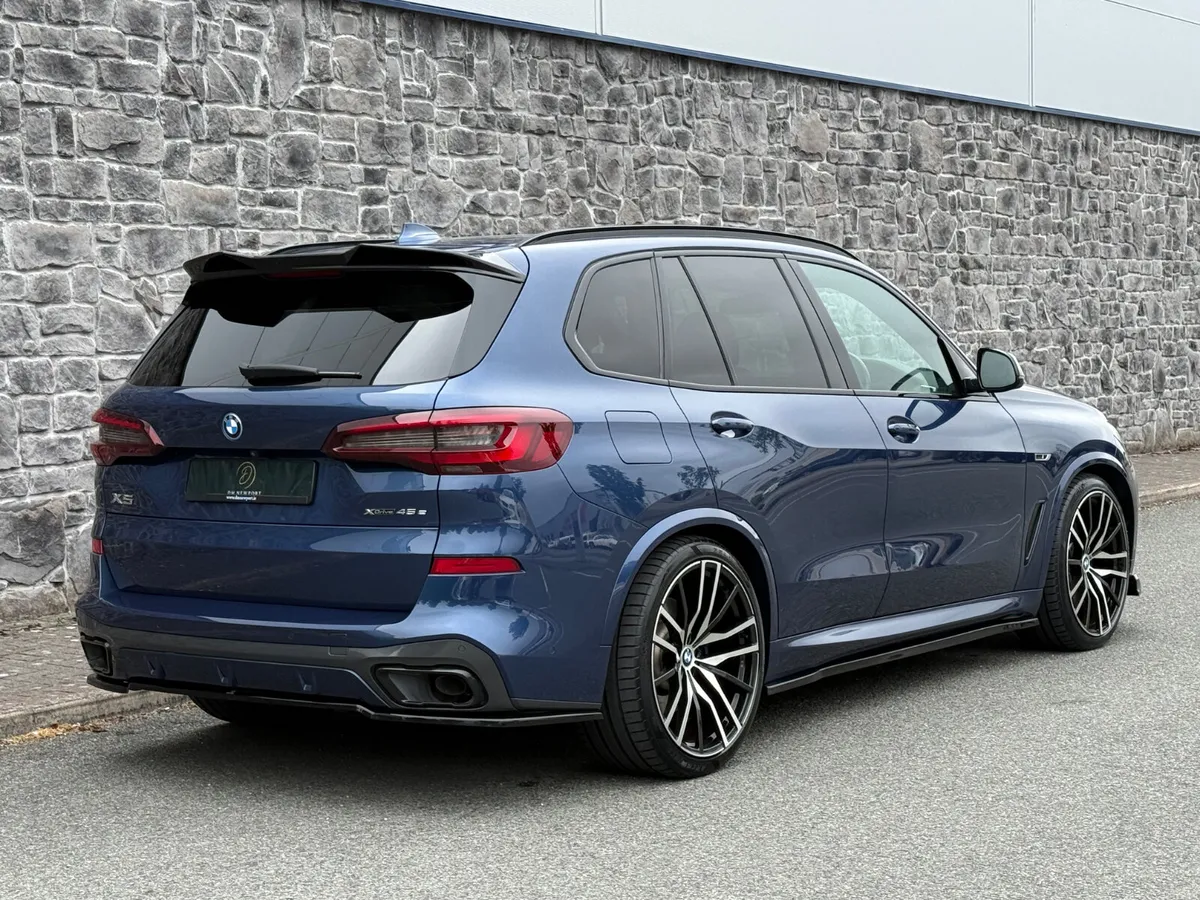2021 BMW X5 M Sport PRO X-Drive M Performance 45E - Image 2