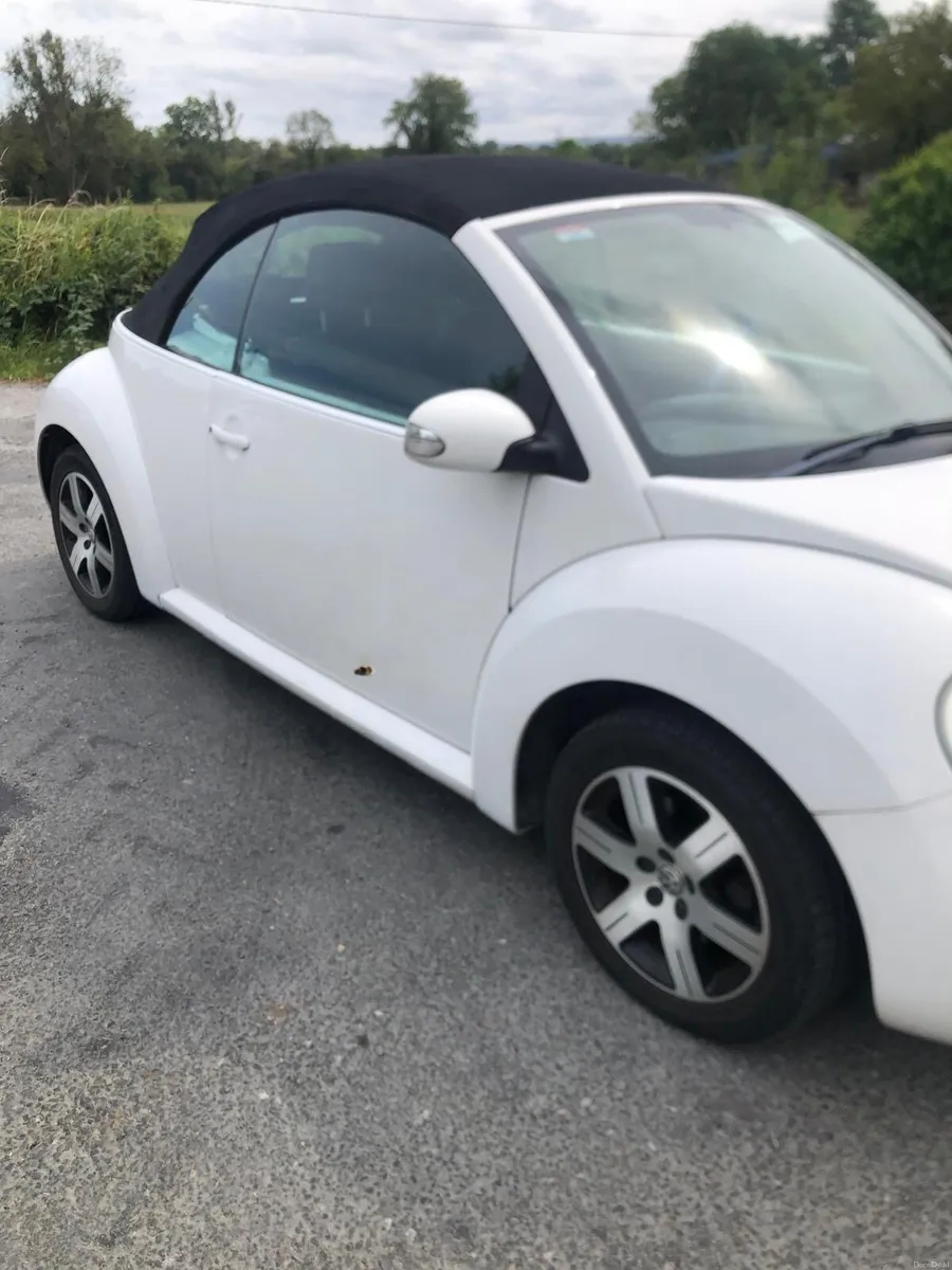 Vw beetle Cabriolet 2010 - Image 1