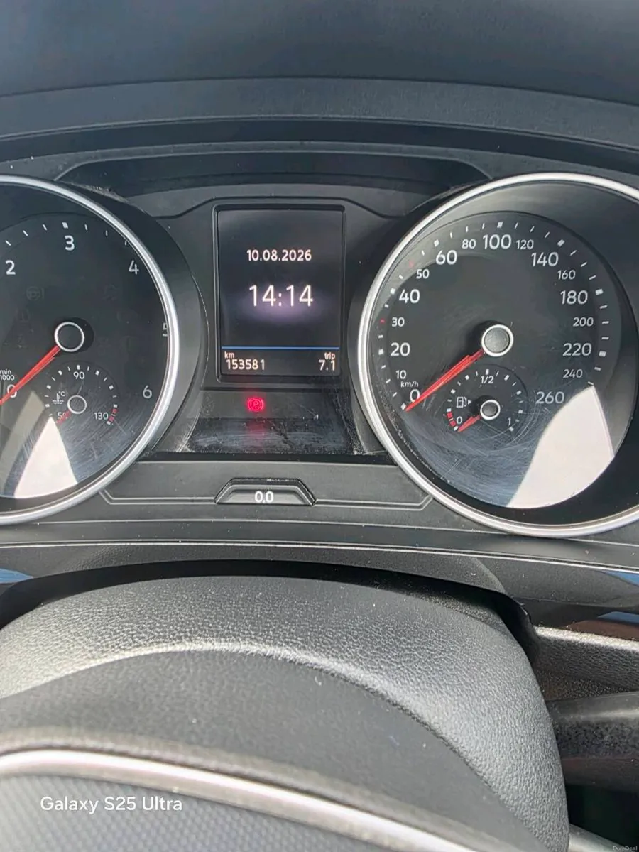 Volkswagen tiiguan automatic low milage - Image 2