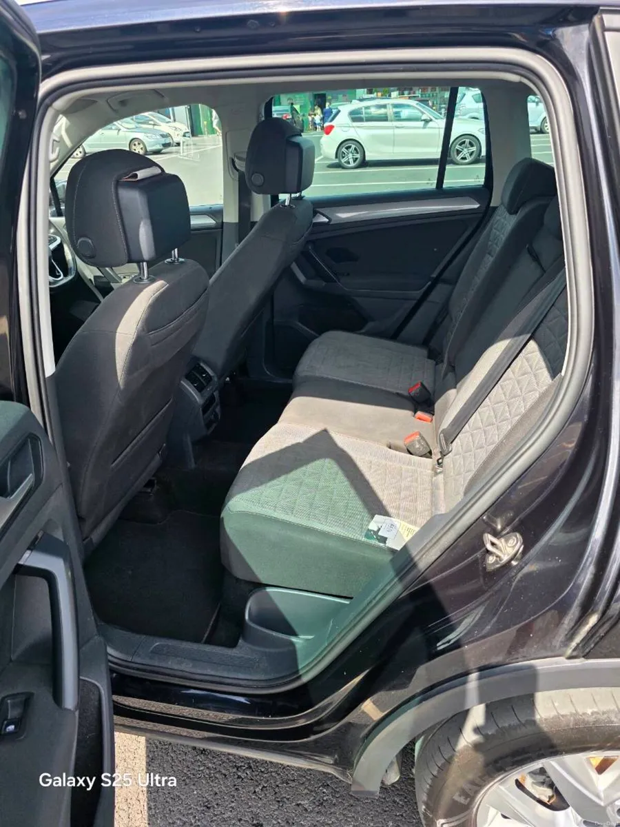 Volkswagen tiiguan automatic low milage - Image 6