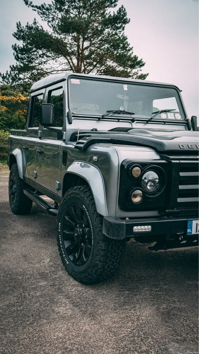 2013 landrover 110 crew cab commercial - Image 1