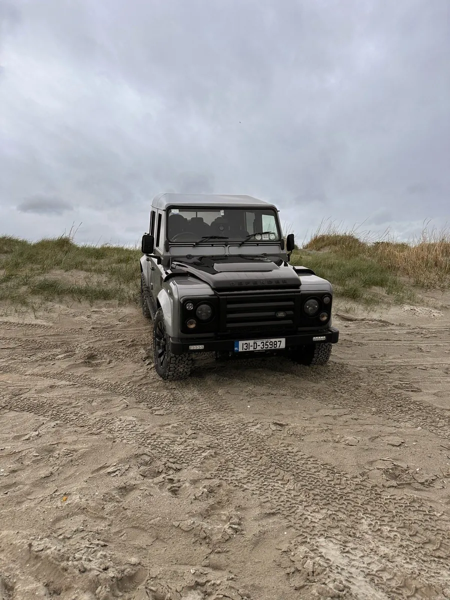 2013 landrover 110 crew cab commercial - Image 6