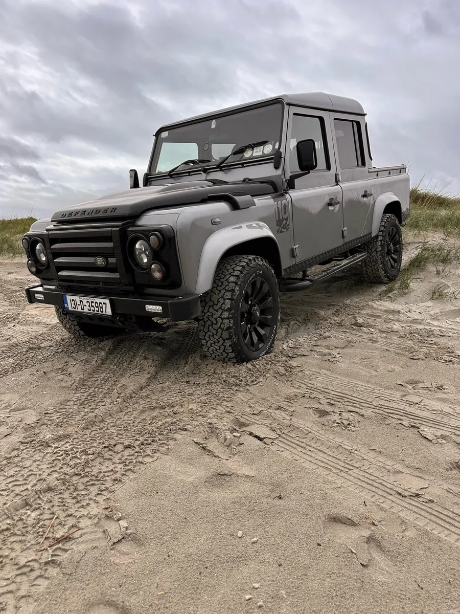 2013 landrover 110 crew cab commercial - Image 5