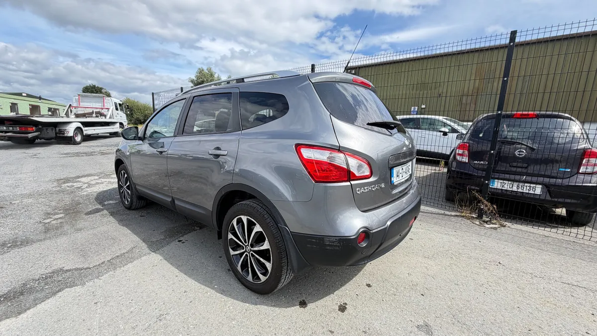 Nissan Qashqai 2014 4X4 drive N-Tech diesel 7 Seat - Image 4
