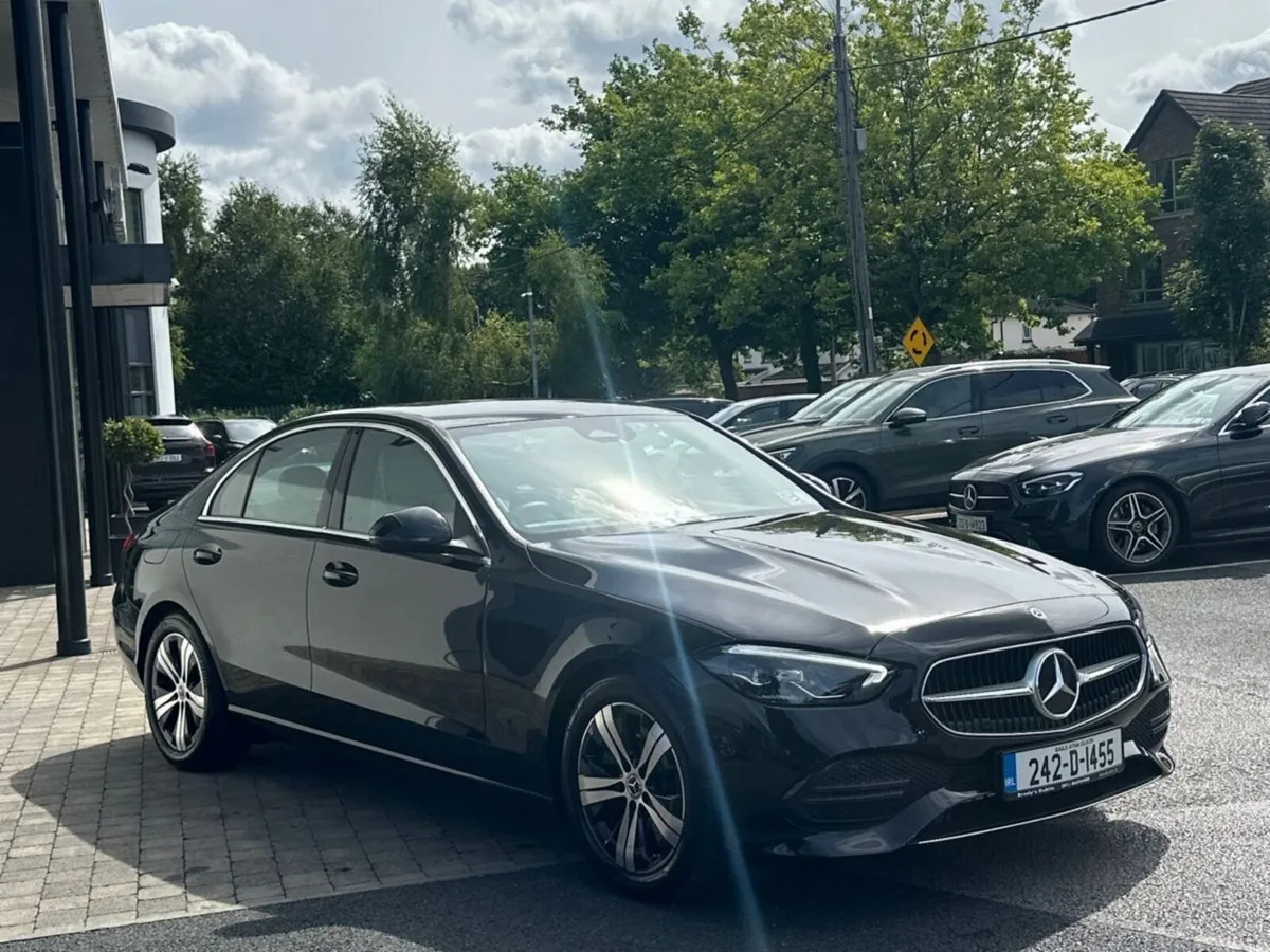 Mercedes-Benz C-Class C 200d Avantgarde--15,000kms - Image 3