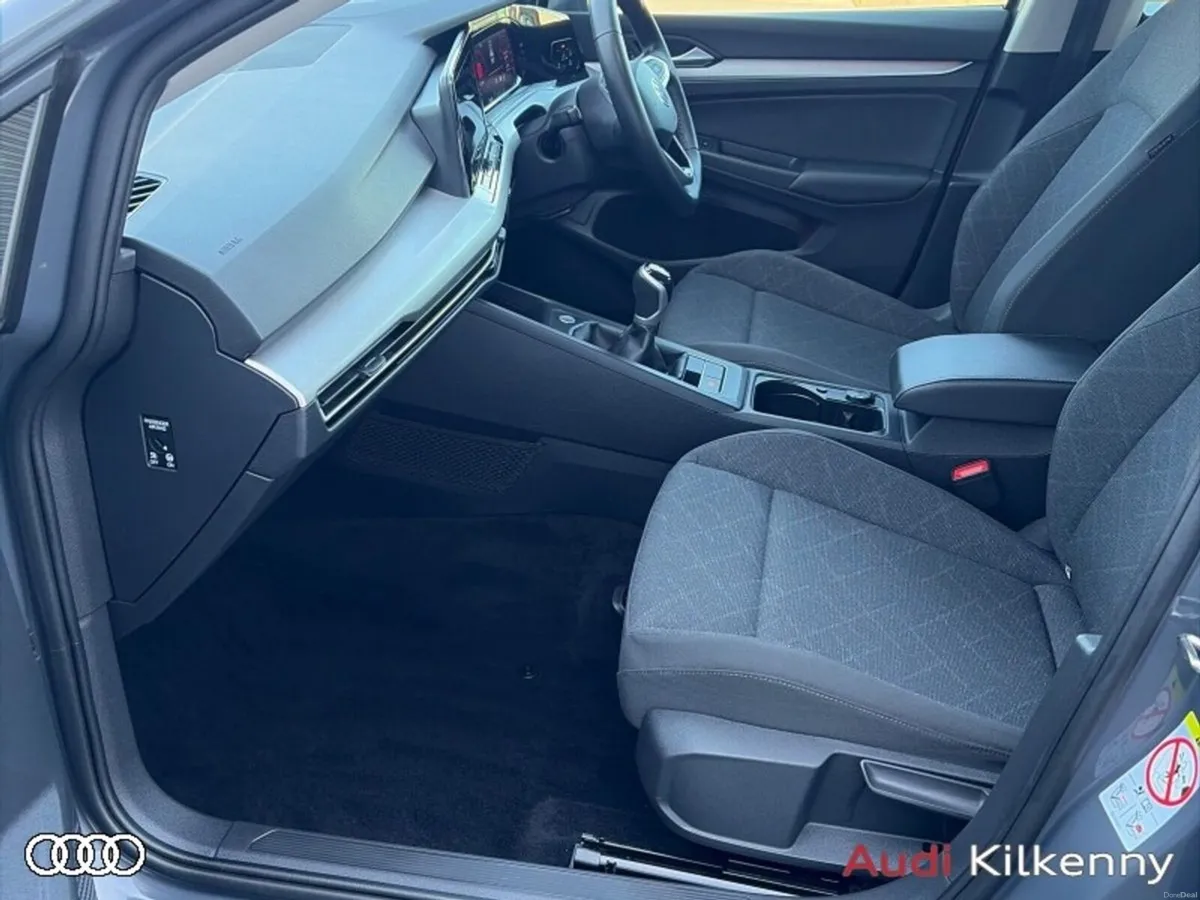 Volkswagen Golf 2.0 TDI 115HP Life - Image 4