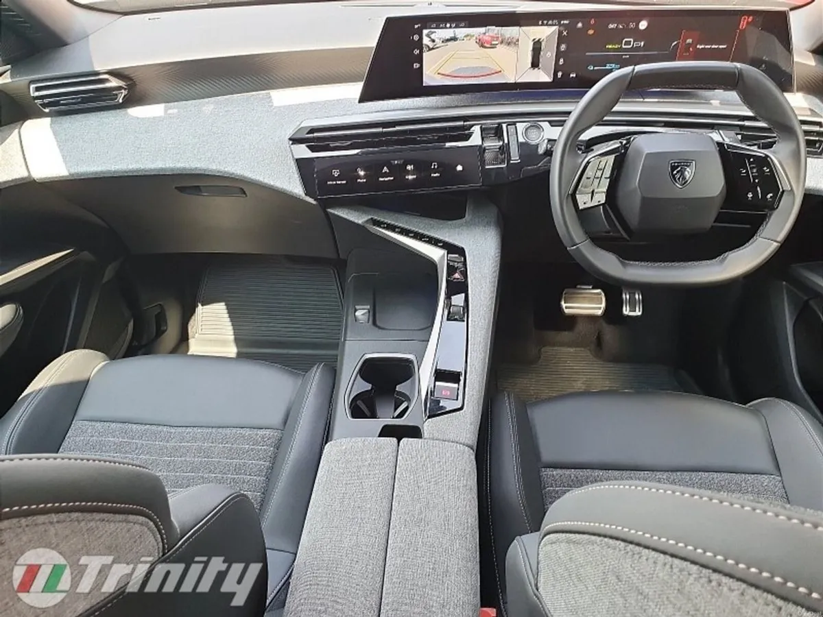 Peugeot 3008 527km RANGE ** EV 73KWH ** LOW KMS ** - Image 2