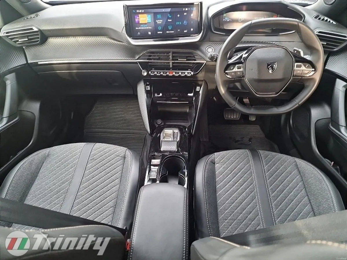 Peugeot 2008 ** DEMO HYBRID ** PREMIUM FEATURES ** - Image 2