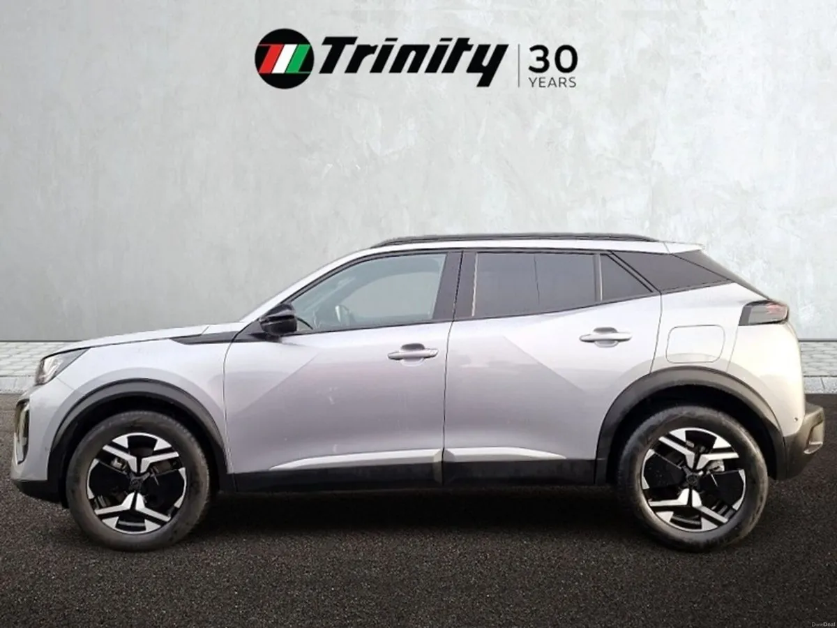 Peugeot 2008 ** DEMO HYBRID ** PREMIUM FEATURES ** - Image 5