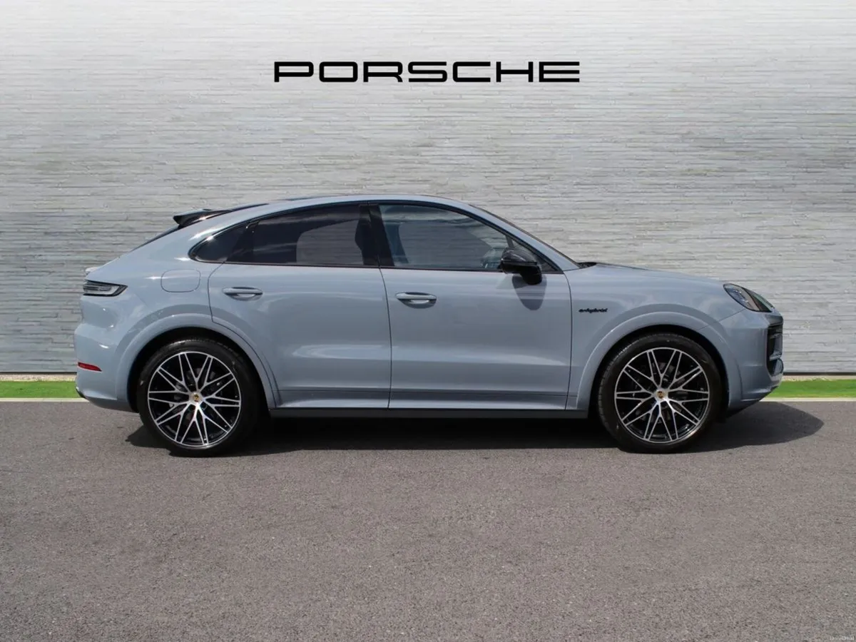 Porsche Cayenne  E-Hybrid Coupe - Image 4