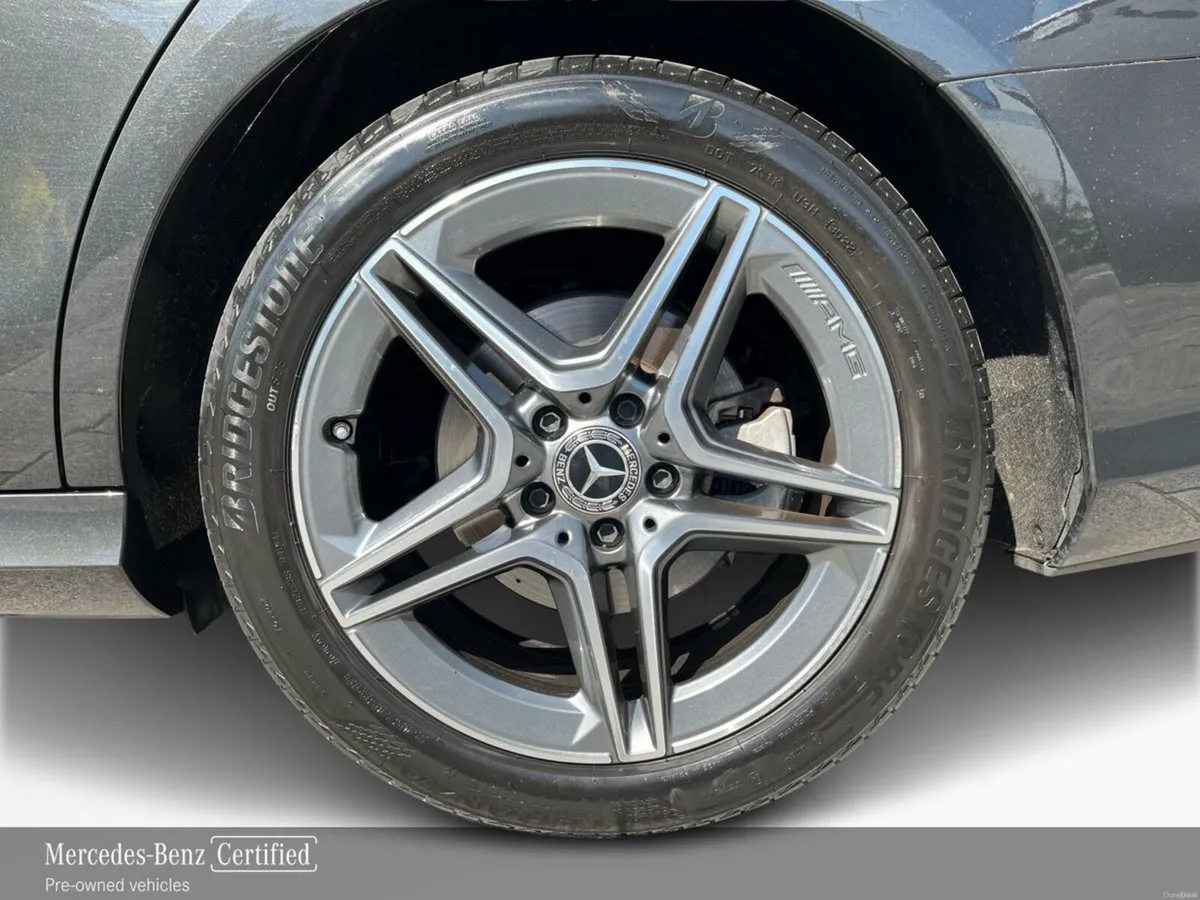 Mercedes-Benz E-Class E 300D AMG/Avantgarde Pack S - Image 5