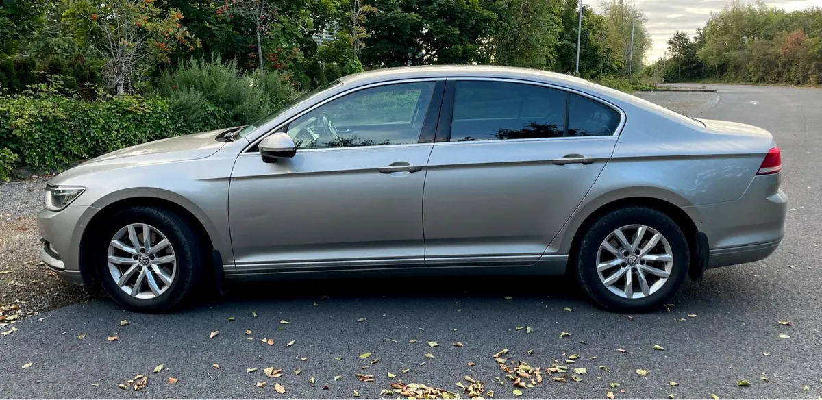 Volkswagen Passat 2016 - Image 5