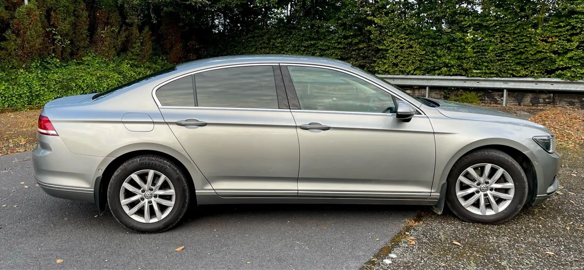 Volkswagen Passat 2016 - Image 4