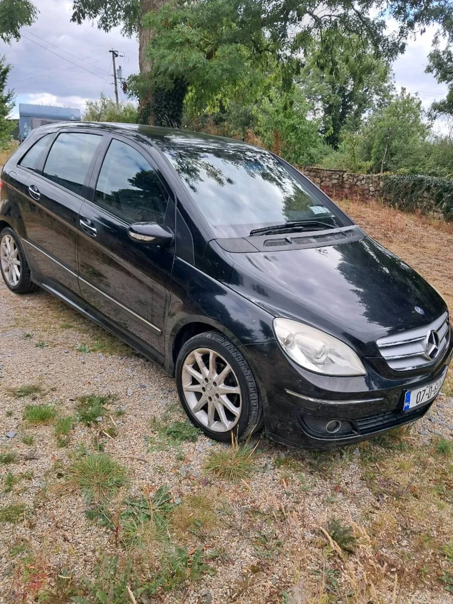 Mercedes  b150 - Image 1