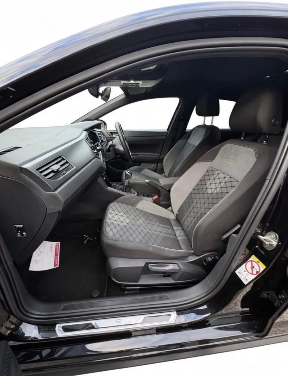Volkswagen Polo 2022 - Image 2