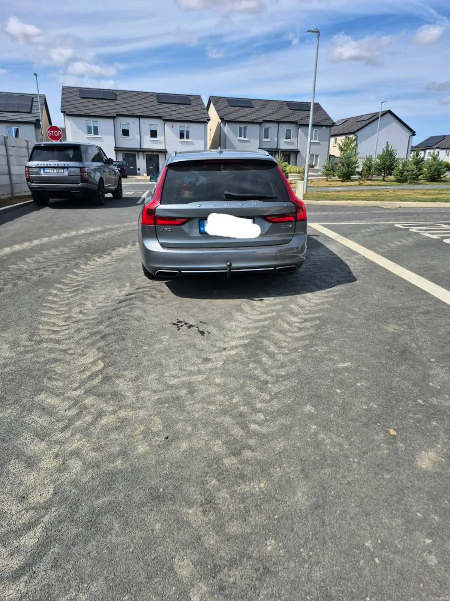 Volvo V90 Automatic - Image 2