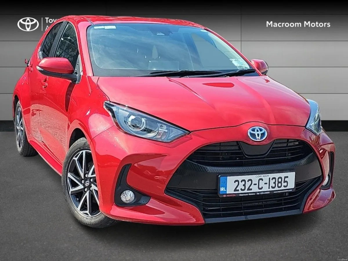 Toyota Yaris HYBRID L/SPORT 1.5 - Image 1