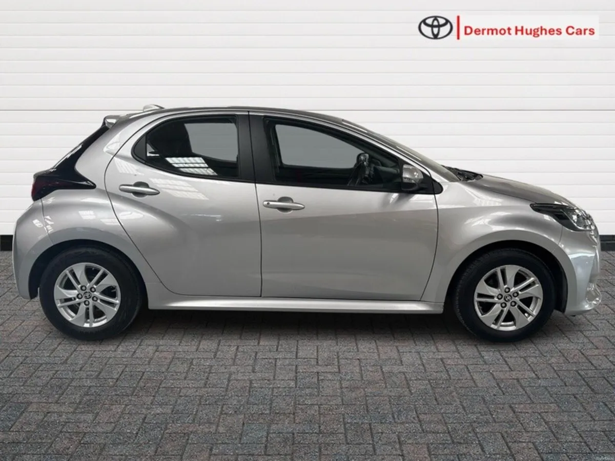 Toyota Yaris YARIS 1.0 LUNA MANUAL - Image 3