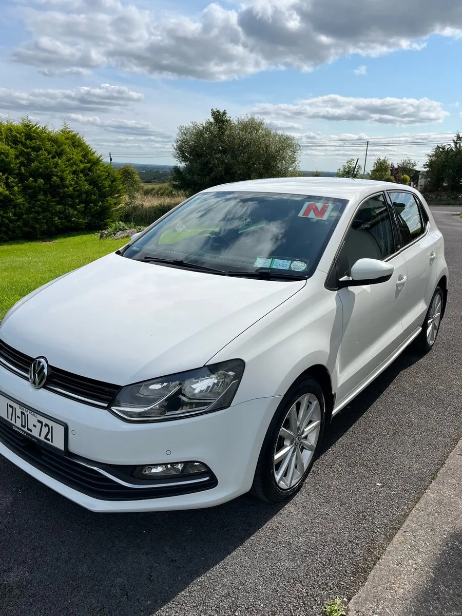 2017 Volkswagen Polo - Image 2