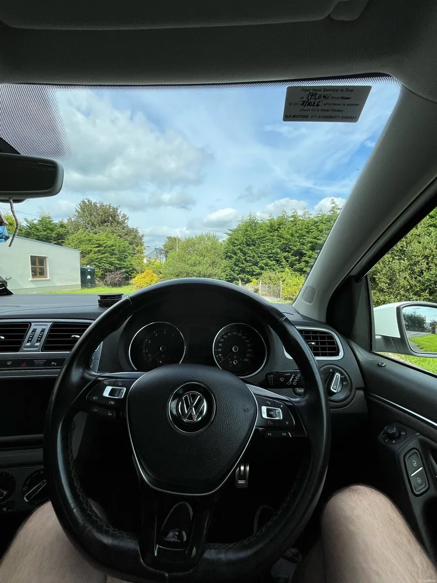 2017 Volkswagen Polo - Image 5
