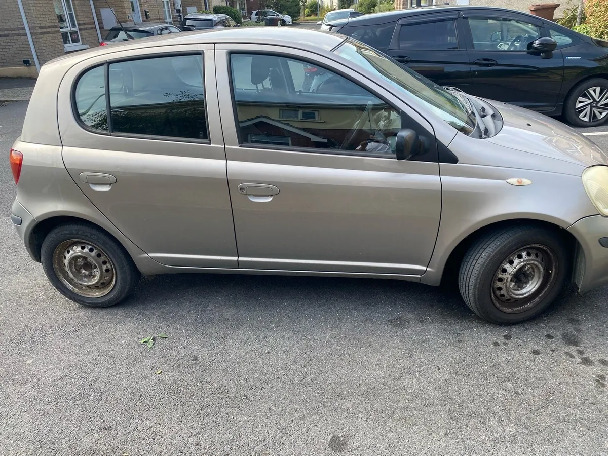 Toyota Yaris - Image 2