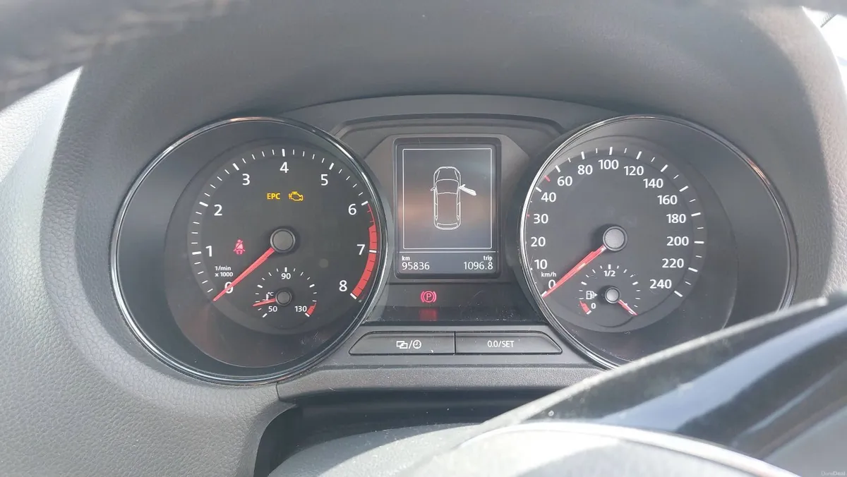 Volkswagen Polo 2016 1.0l petrol manual - Image 6