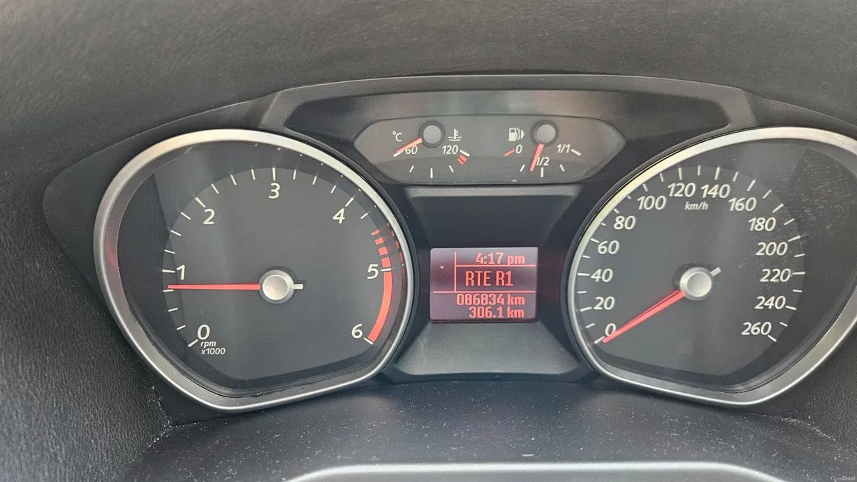 Low Mileage Ford Mondeo 2013 Automatic - 87,000 KM - Image 5