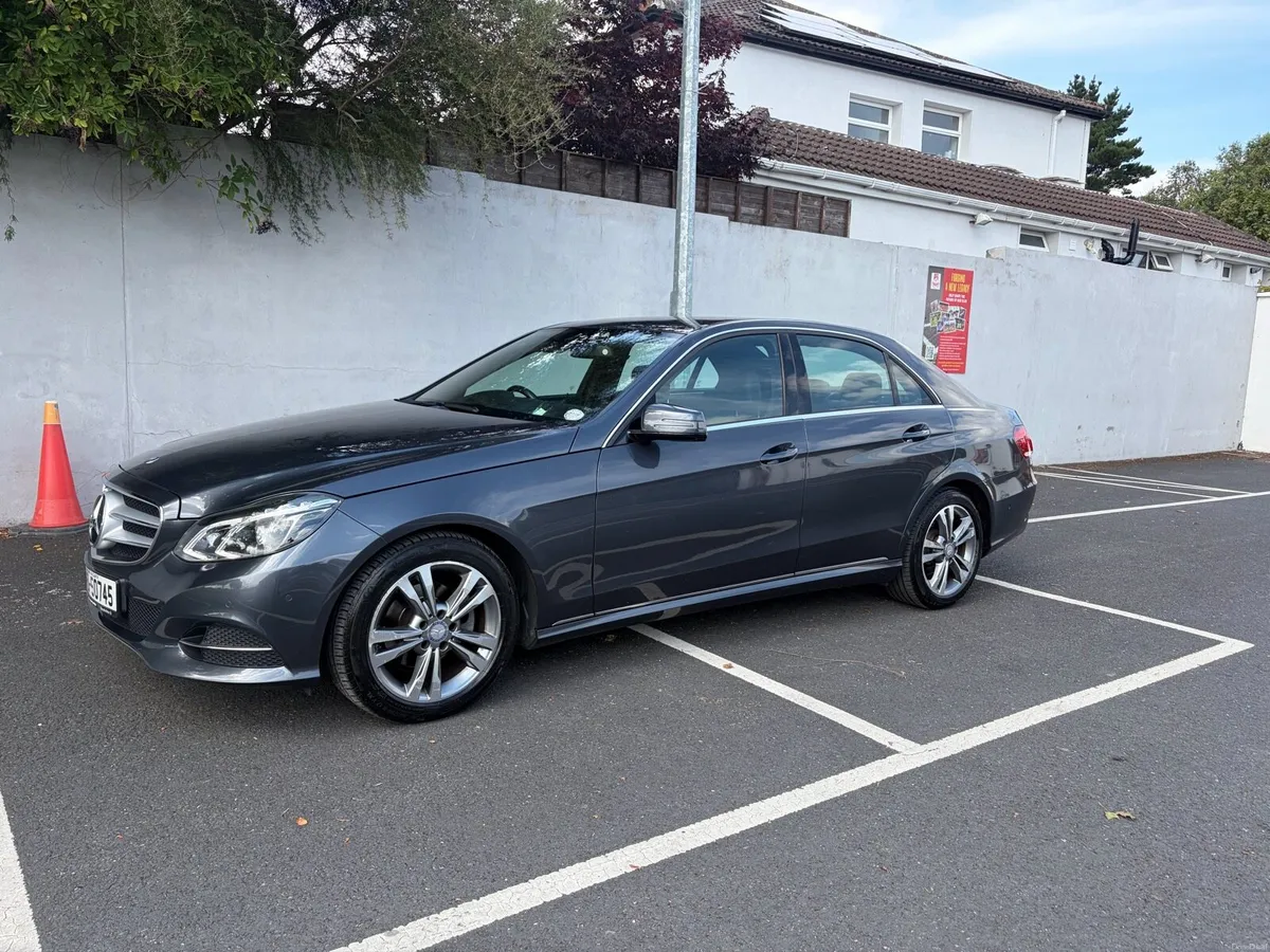 2016 Mercedes E220 Avantgarde - Image 3