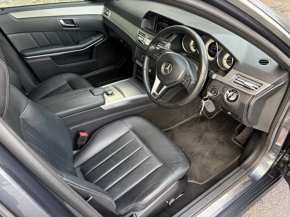 2016 Mercedes E220 Avantgarde - Image 6