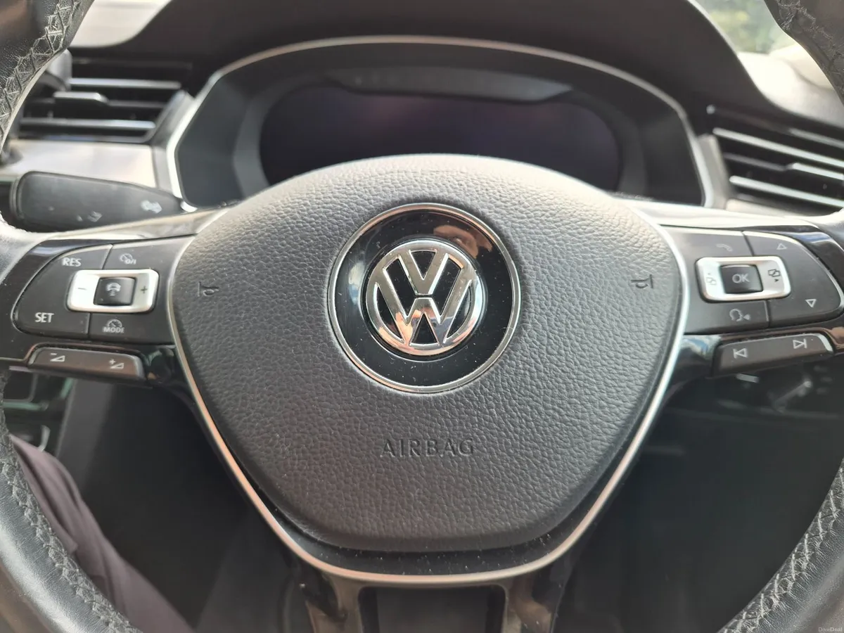 Volkswagen Passat 2018 - Image 6