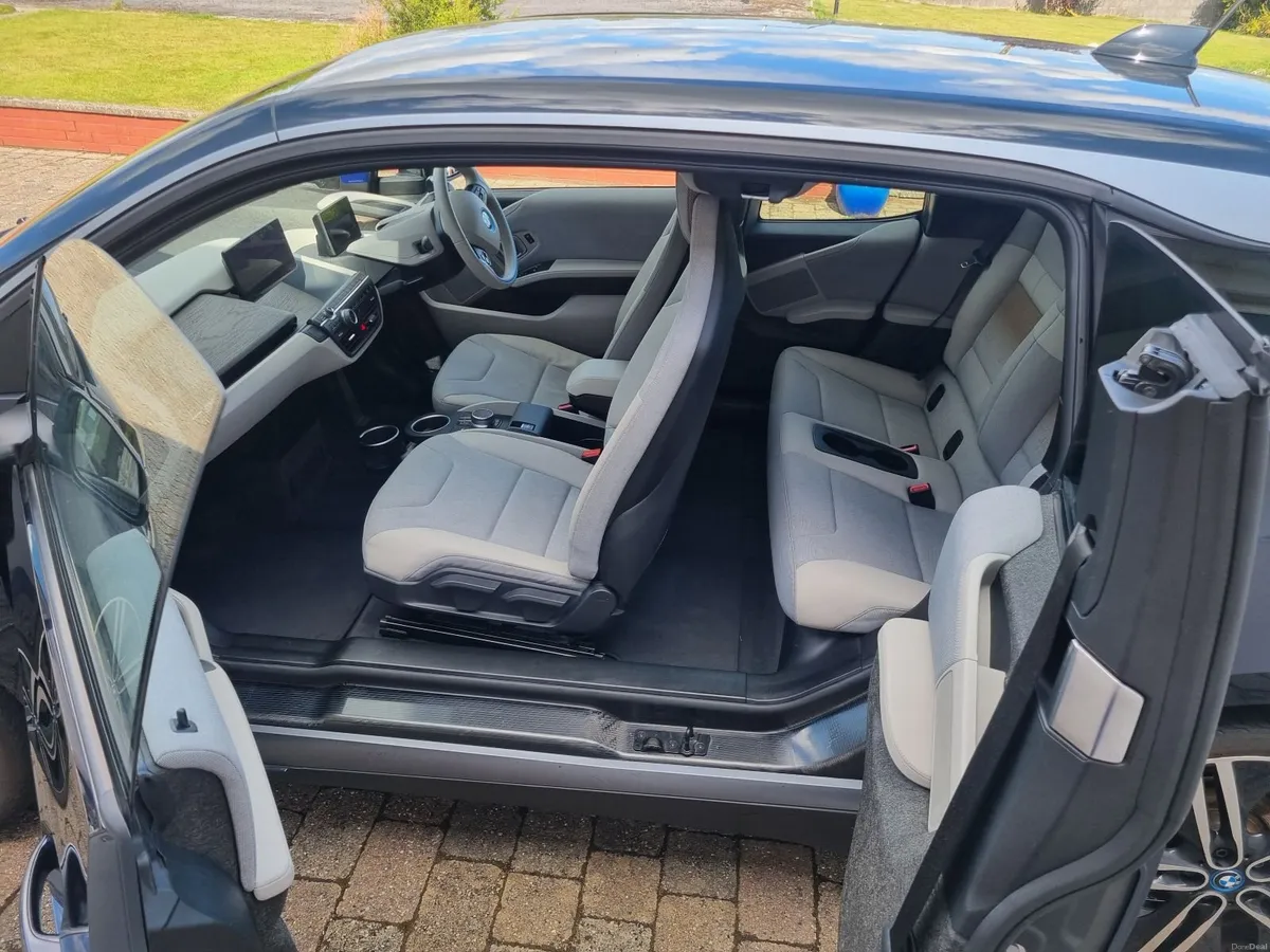 BMW i3 2021 - Image 2