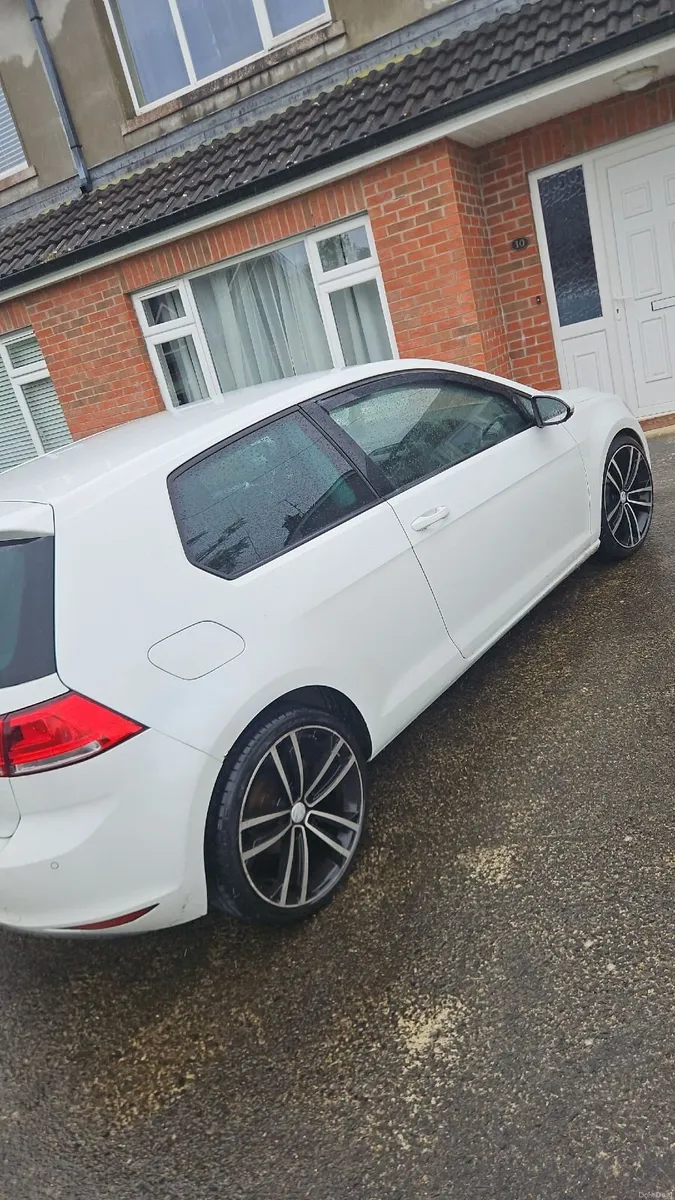 Volkswagen Golf 2015 - Image 2