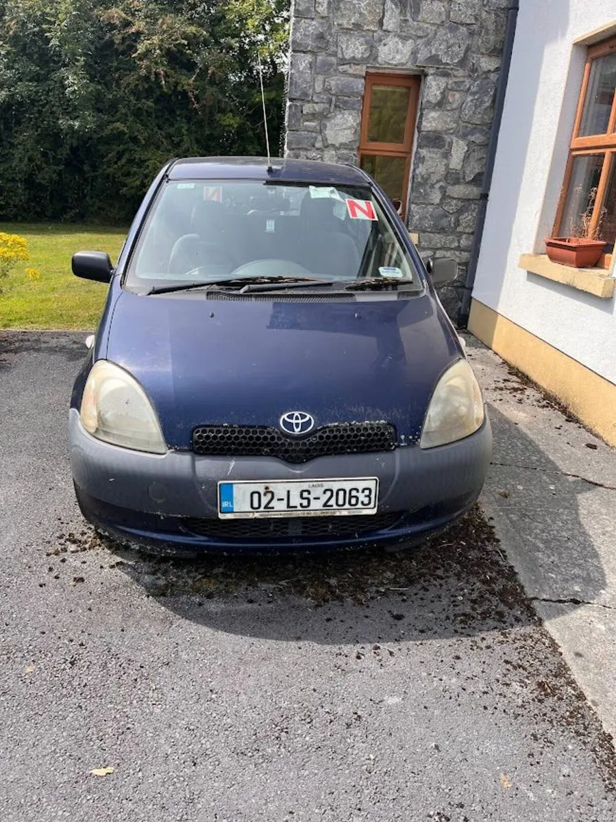Toyota Yaris 2002 - Image 1