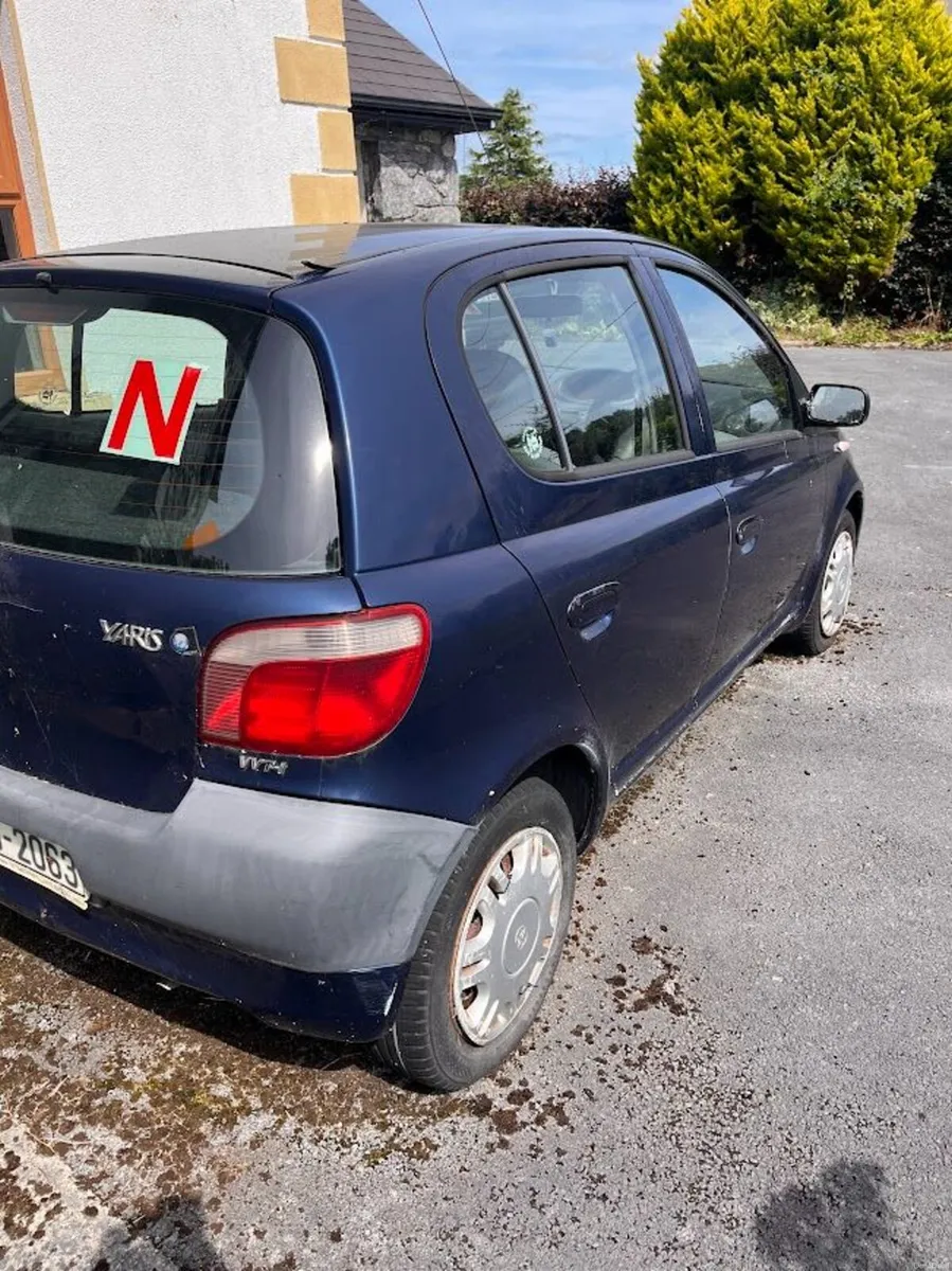 Toyota Yaris 2002 - Image 2