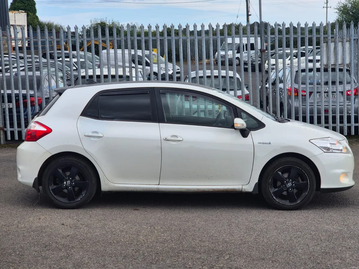 2010 TOYOTA AURIS  HYBRID AUTO €2222 - Image 4