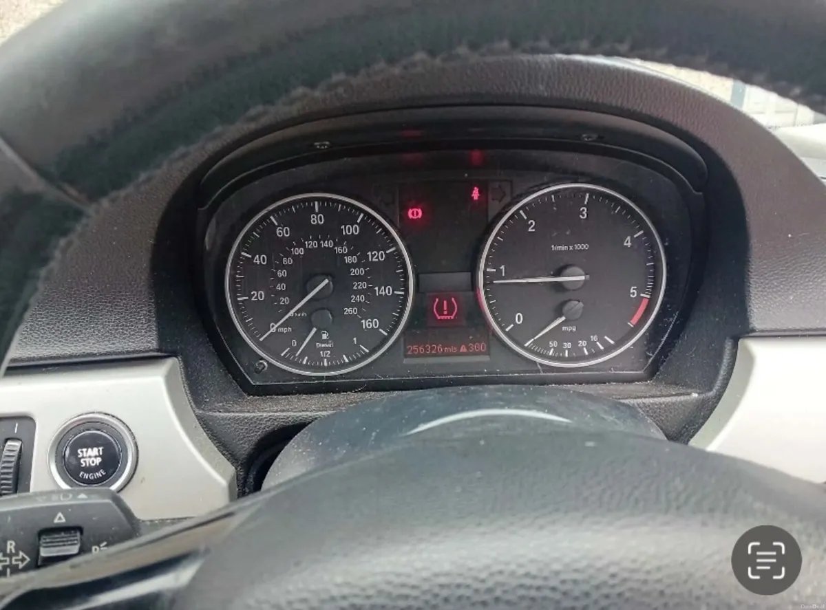 BMW 3-Series 2011 - Image 1