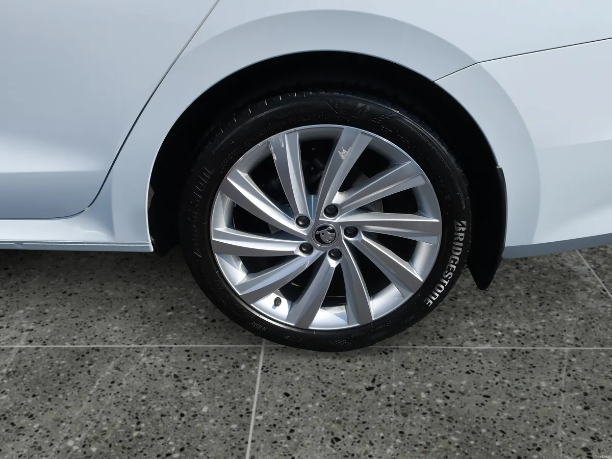 2024 Skoda Octavia STYLE 1.0 110PS 5DR - Image 6