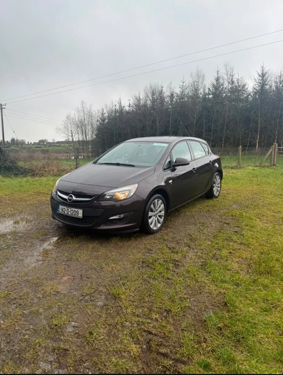 Opel Astra 2014 - Image 1