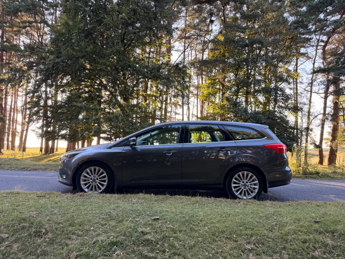 Ford Focus 2015 Diesel Estate High Spec - Image 4
