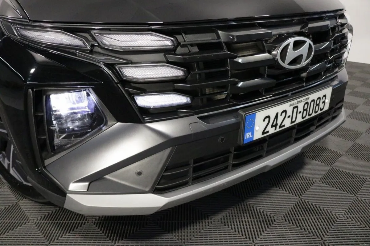 Hyundai Tucson Hybrid Executive 1.6L Petrol Automa - Image 3