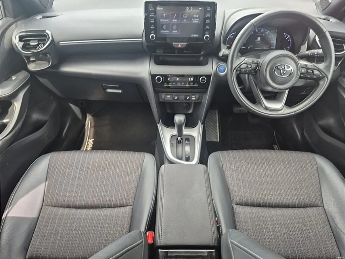 Toyota Yaris Cross ** Z HYBRID ** HUGE SPEC ** TRI - Image 2