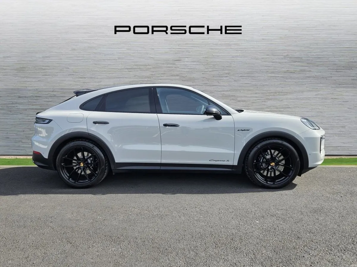 Porsche Cayenne 3.0 S E-Hybrid PHEV Auto - Image 4