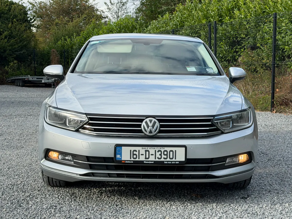 2016 Volkswagen Passat - Image 2